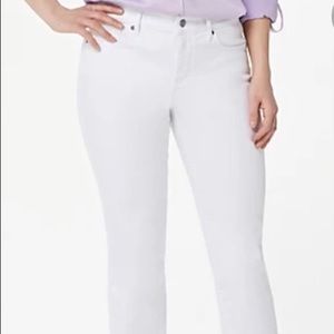NYDJ white straight leg jeans size 6.